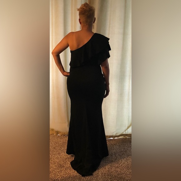 Women's One Shoulder Bodycon Evening
Dress with a addition from a tailor. XL - Picture 3 of 4